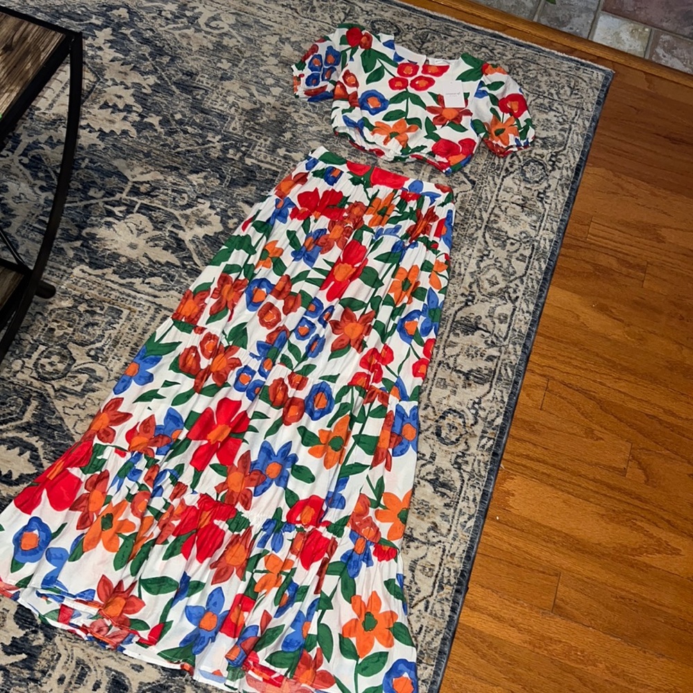 Two piece flower skirt set
